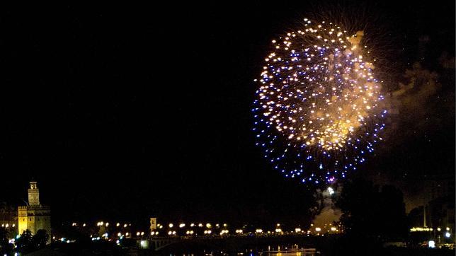 Quince mil euros por 20 minutos de fuegos artificiales Quince mil euros por 20 minutos de fuegos artificiales