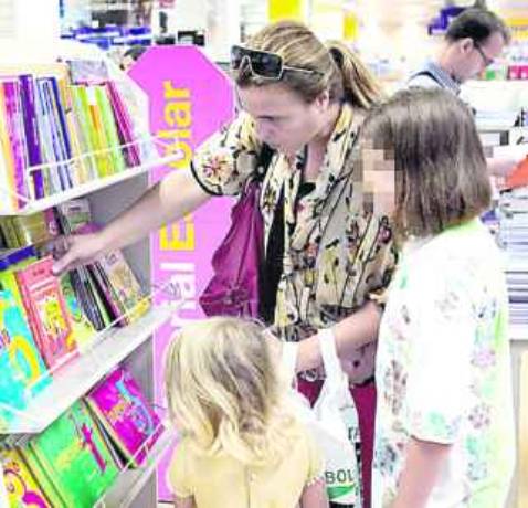 La Junta aún adeuda el 20% de los «cheque libro» a las librerías La Junta aún adeuda el 20% de los «cheque libro» a las librerías