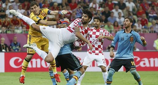 España sufrió más de la cuenta para ser primera de grupo España sufrió más de la cuenta para ser primera de grupo