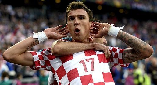 España sufrió más de la cuenta para ser primera de grupo España sufrió más de la cuenta para ser primera de grupo