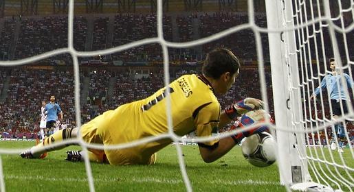 España sufrió más de la cuenta para ser primera de grupo España sufrió más de la cuenta para ser primera de grupo