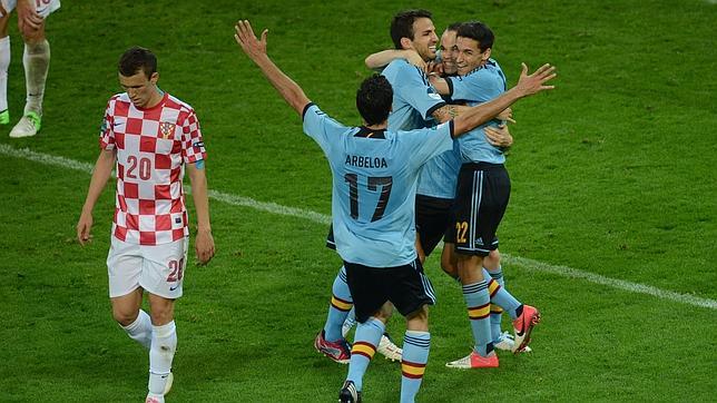 España sufrió más de la cuenta para ser primera de grupo España sufrió más de la cuenta para ser primera de grupo