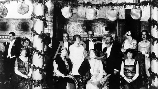 Colección gráfica de ABC: fiesta en la inauguración del hotel Alfonso XIII