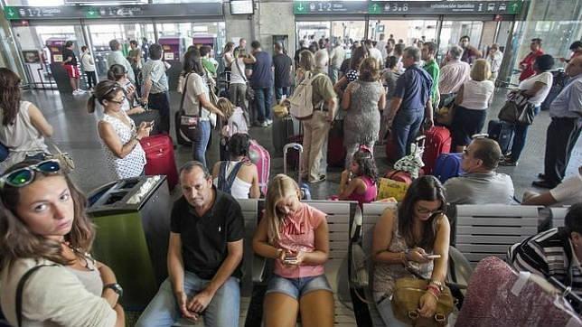 Renfe no indemnizará a los pasajeros afectados por los retrasos del AVE entre Córdoba y Málaga