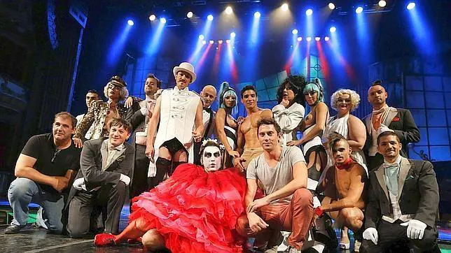 El burlesque parisino llega a Los Califas con «The Hole»