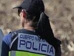 Un agente de la Policía Nacional