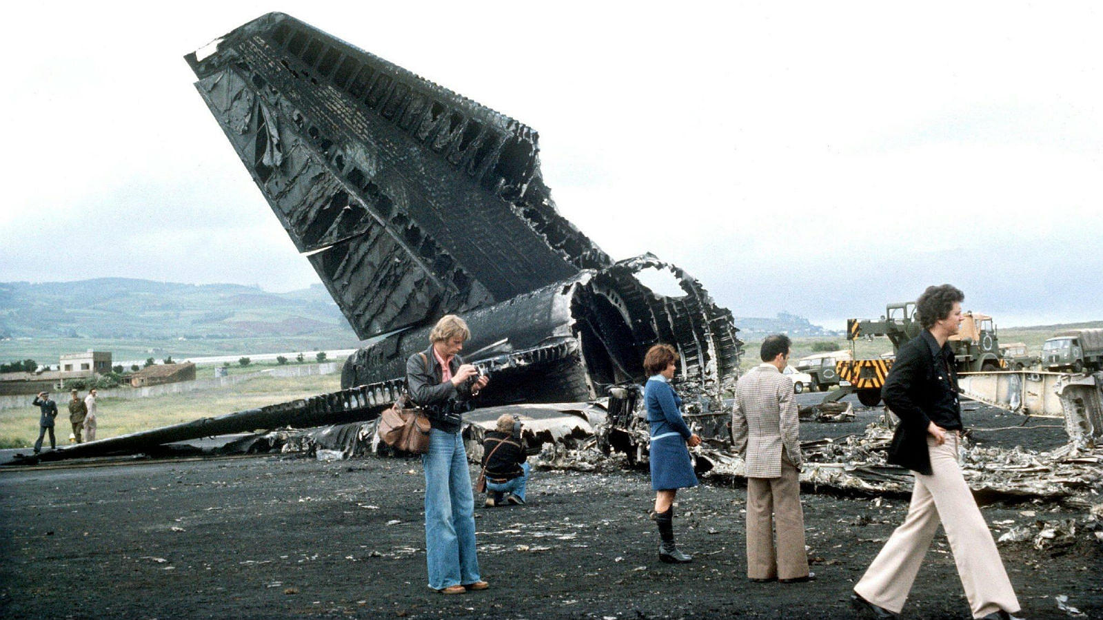 Para hacernos un idea de la magnitud de la tragedia, el 12 de noviembre de 1996 se produjo la tercera mayor catástrofe aérea de la aviación comercial, al colisionar dos aviones en Nueva Delhi (India). Murieron los 349 pasajeros que iban a bordo, 234 menos que los producidos en Tenerife. La segunda se produjo en Japón en 1985, con 520 muertos