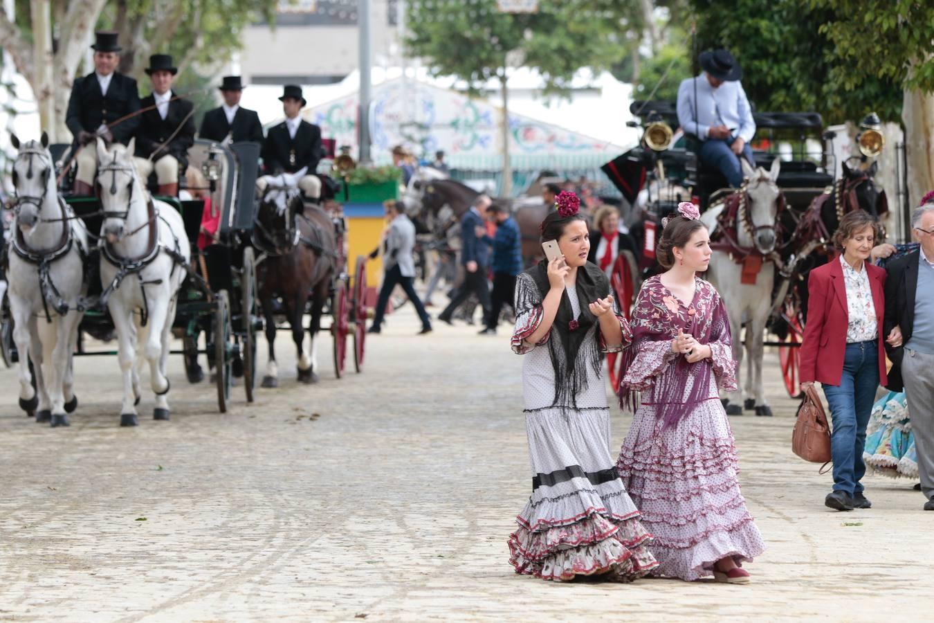 Sevilla roza el lleno en el primer fin de semana de Feria