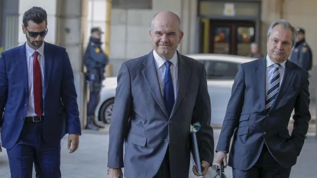 Manuel Chaves, a su llegada al juicio de la denominada pieza polÃ­tica de los ERE