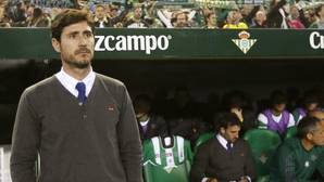 La charla de V&iacute;ctor S&aacute;nchez con el t&eacute;cnico del filial b&eacute;tico