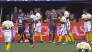 Descomunal bronca del locutor tras el gesto del goleador