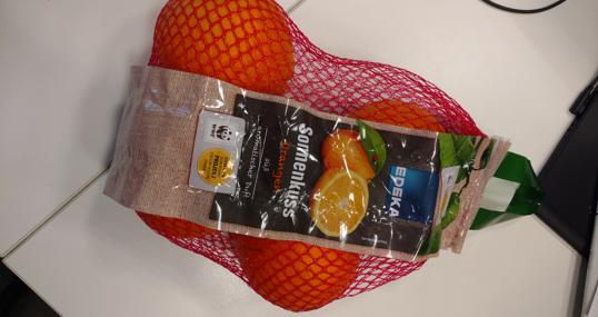 El famoso sello del Oso Panda va en la etiqueta de las naranjas sevillanas