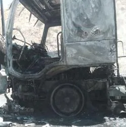 Alto riesgo en el incendio de un camión cargado de gasolina en El Ronquillo