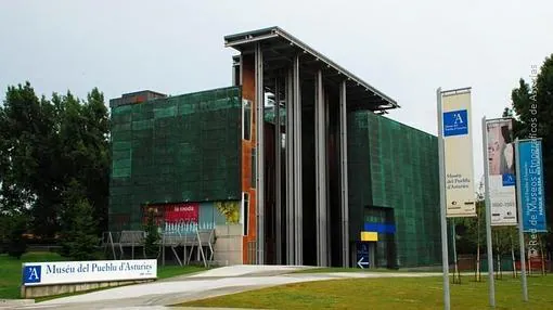 En Gijón, el Pabellón de Asturias es ahora la sede central del Museo del Pueblo Asturiano