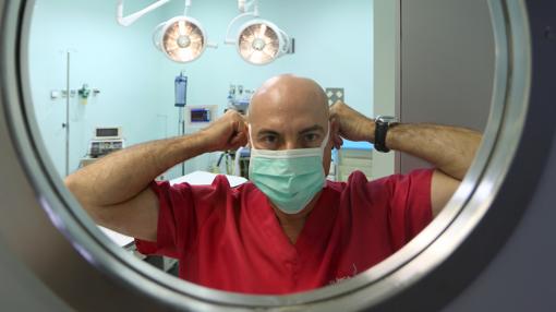 El cirujano plástico José Serres