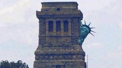 La Estatua de la Libertad, asustada por lo que se le viene encima