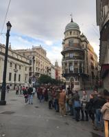&iquest;Por qu&eacute; hab&iacute;a este lunes una gran cola en la avenida?
