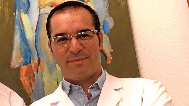 Luis de la Cruz, oncólogo del hospital Virgen Macarena
