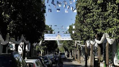 San Gonzalo se llena de color para coronar a la Virgen de la Salud