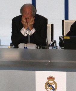 Calder�n, de nuevo en el ojo del hurac�n