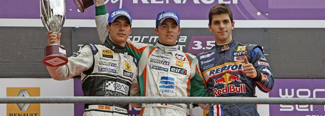 Alguersuari celebra su posible llegada a la F1 con un podio en las World Series