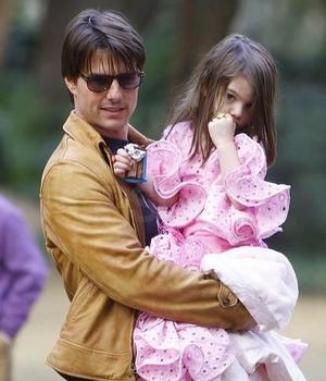 Suri Cruise, una pequeña flamenca por las calles de Sevilla