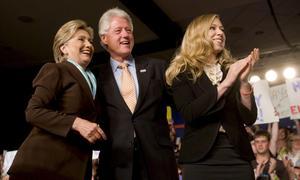 Un libro señala que Bill Clinton tuvo una amante durante la campaña de su mujer