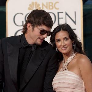 Ashton Kutcher y Demi Moore celebran San Valentín ayudando al prójimo
