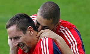 Una prostituta denuncia a tres internacionales de la selección francesa