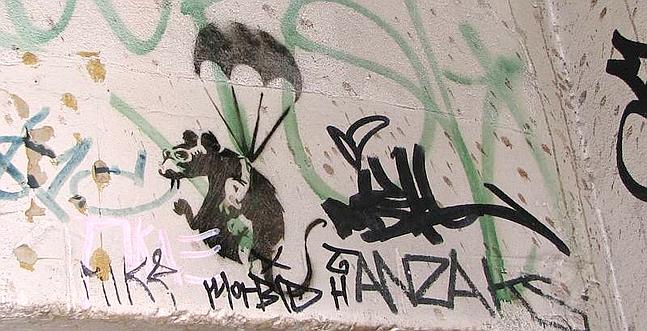 Borran por error una obra de Banksy