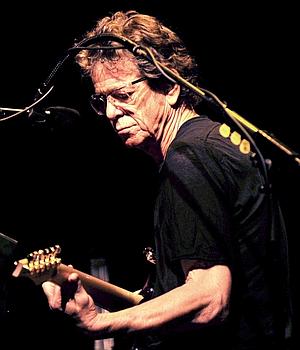 Lou Reed planta a la prensa y exige langosta para su concierto