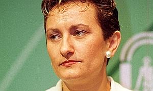 Una senadora del PSOE dice que hay parados con BMW y sin hipoteca