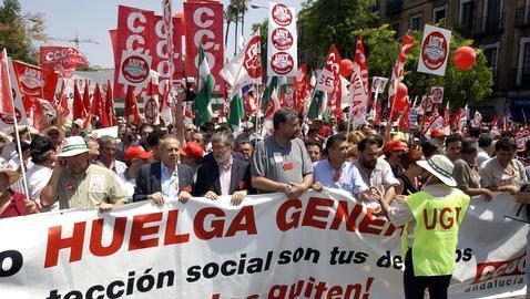 Los sindicatos convocarán hoy la huelga general Los sindicatos convocarán hoy la huelga general