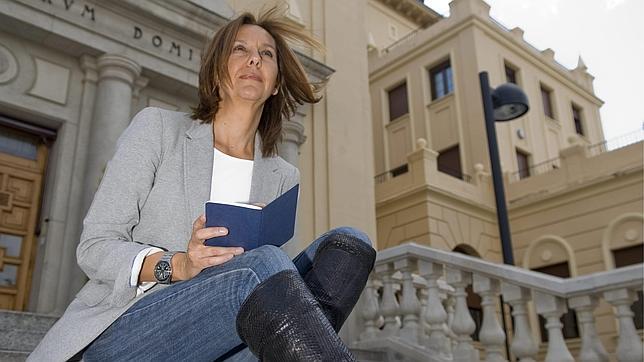 Un a�o entre costuras