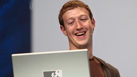 El fundador de Facebook «se mofa» del crecimiento de Twitter El fundador de Facebook «se mofa» del crecimiento de Twitter