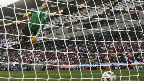 La FIFA prefiere sumar dos nuevos asistentes que incorporar el v�deo