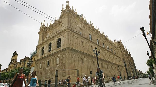La restauraci�n de la fachada de Poniente ha sido cofinanciada por el Cabildo y la Fundaci�n Caja Madrid.