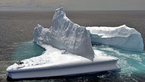 Un iceberg gigante se desprende de Groelandia