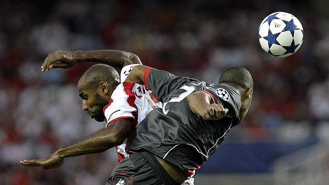 Kanout�, como Luis Fabiano, se vio superado por la zaga del Sporting de Braga, a pesar de que ambos marcaron.