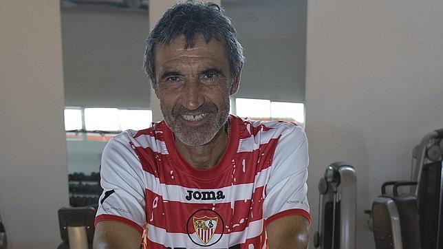 El entrenador del Sevilla, Antonio �lvarez