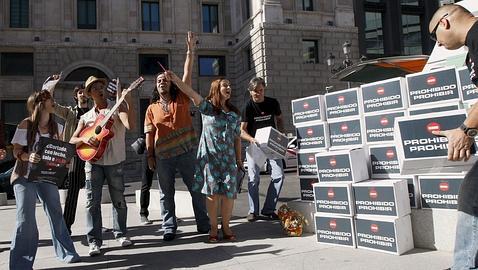 �No te quieres enterar, yey�, que no me dejas fumar, yeyeyey�