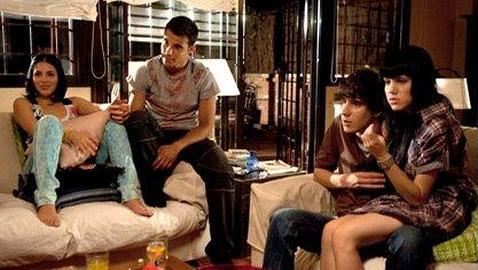 Todos se re�nen para ver el debut televisivo de Yoli, en �F�sica o Qu�mica�