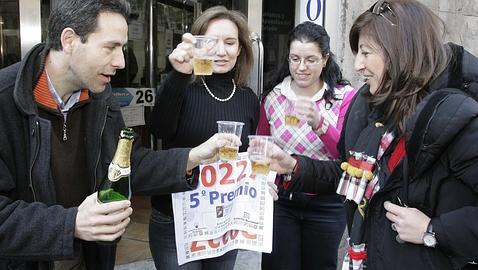 Cinco respuestas sobre los impuestos a los premios de la Lotería de Navidad Cinco respuestas sobre los impuestos a los premios de la Lotería de Navidad