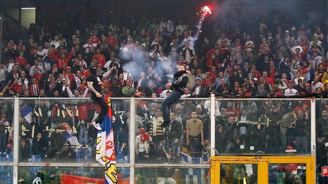 La UEFA castiga a Serbia y da la victoria a Italia La UEFA castiga a Serbia y da la victoria a Italia