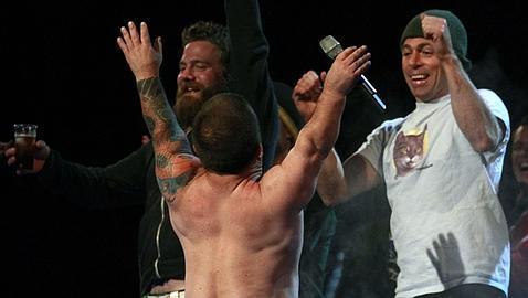 Jason «Wee-Man» Acuña, el integrante de «Jackass», se desnuda en los MTV Jason «Wee-Man» Acuña, el integrante de «Jackass», se desnuda en los MTV