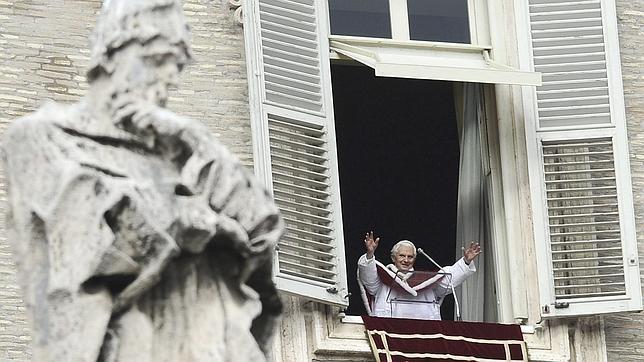 Benedicto XVI afirma que el purgatorio no es un «lugar» sino un «fuego interior» Benedicto XVI afirma que el purgatorio no es un «lugar» sino un «fuego interior»