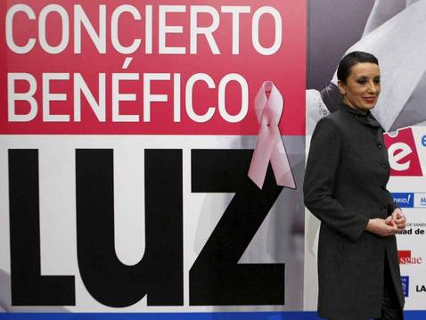 Luz Casal canta contra el c�ncer