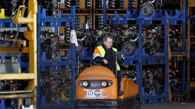 Nissan contrata a 300 empleados temporales en Barcelona 