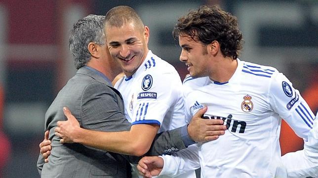 Mourinho no quiso ceder a Pedro León porque no habría sido titular en el Chelsea Mourinho no quiso ceder a Pedro León porque no habría sido titular en el Chelsea