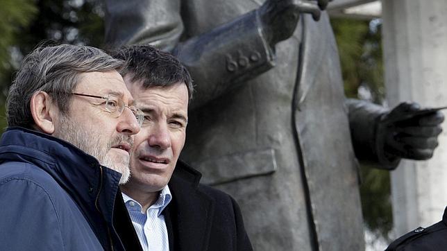 G�mez y Lissavetzky muestran su �apoyo y cari�o� a Esperanza Aguirre